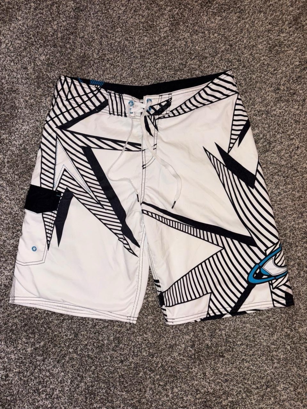 Y2K grunge surfer O'Neill white and black board shorts